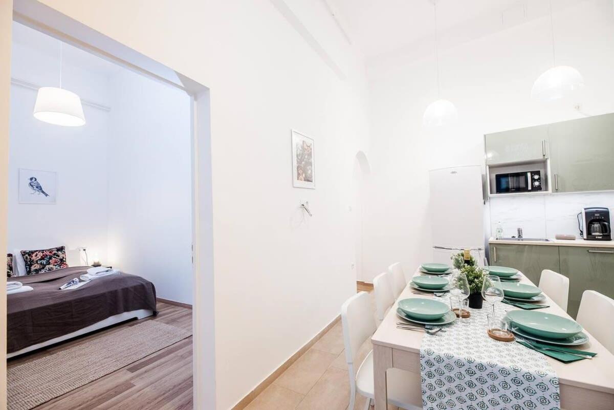 Brand New Central Ac Apartment Budapest Exterior photo