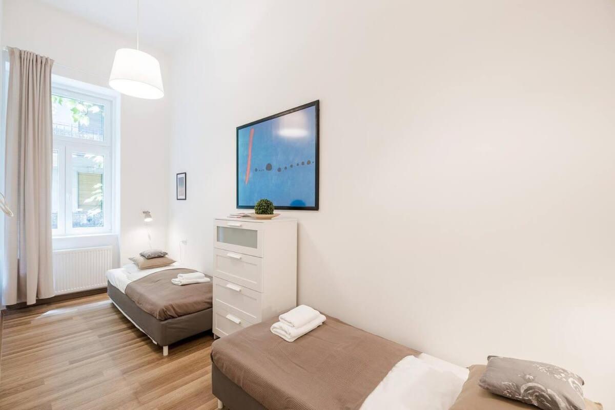 Brand New Central Ac Apartment Budapest Exterior photo